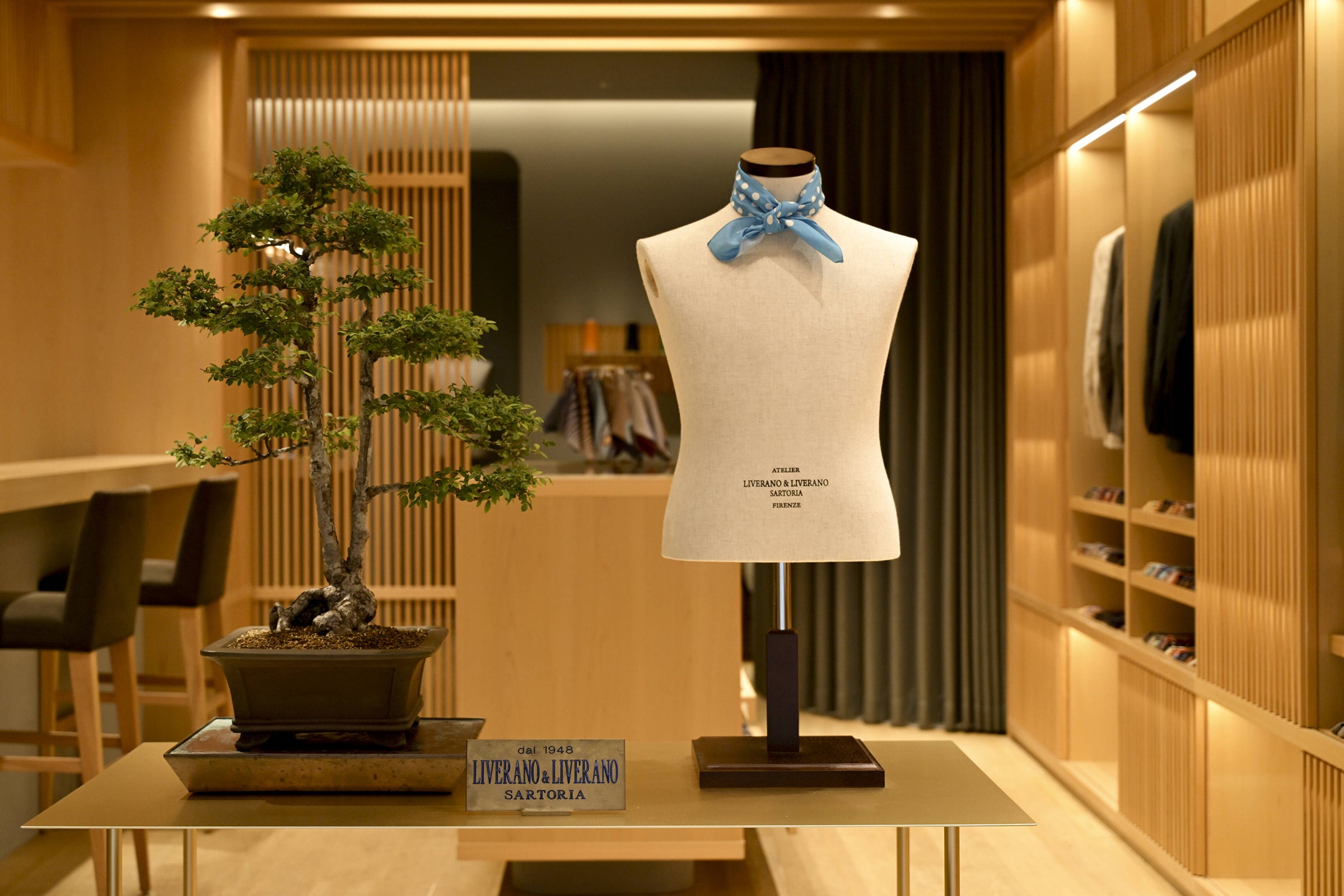 虫眼鏡様2点おまとめ】LIVERANO&LIVERANOオーダーシングルスーツ 